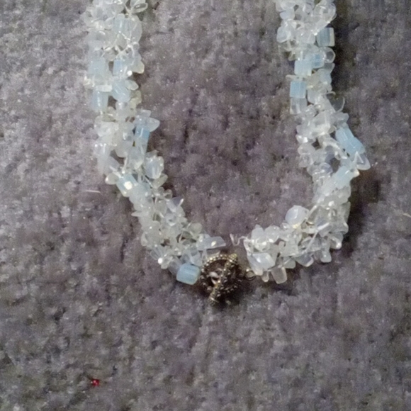 Beautiful Aurora Quartz 18" Cluster Necklace W/ Silver Tone Closure - Picture 5 of 8